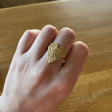 Load image into Gallery viewer, Queen Heart Ring
