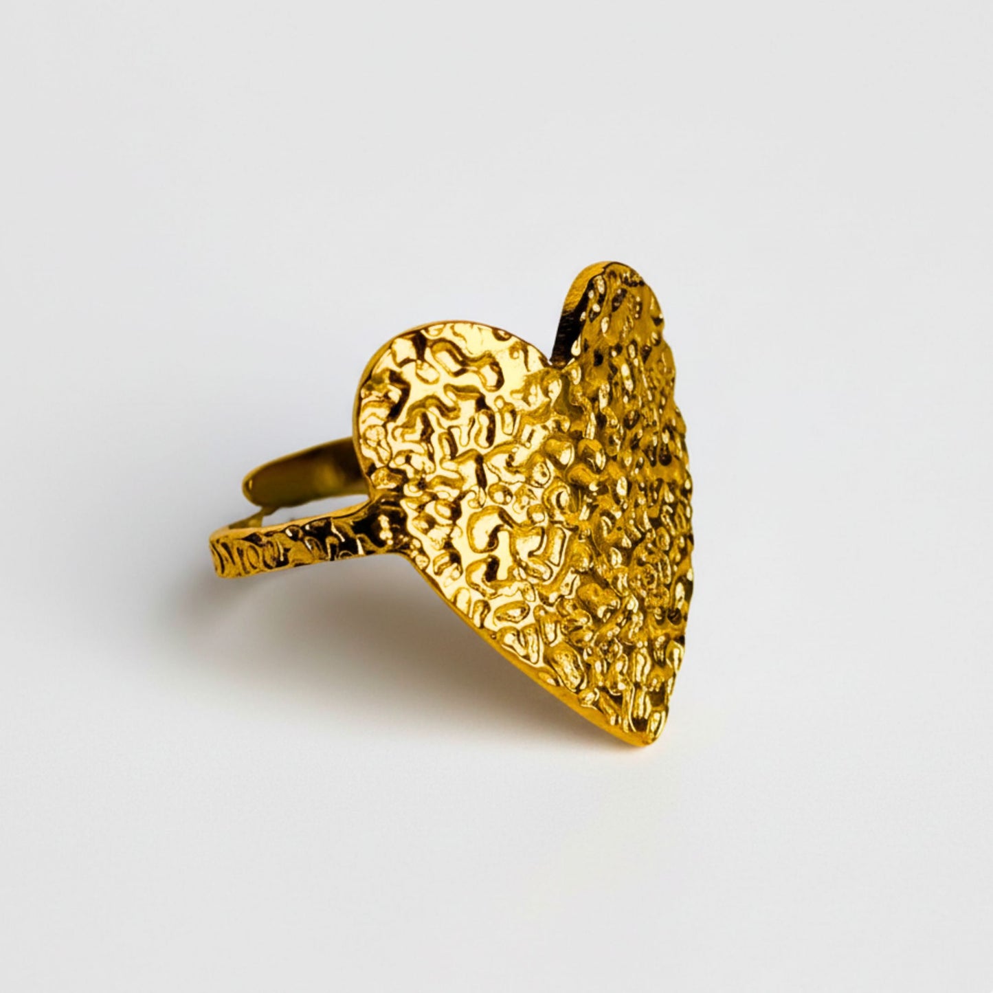 queen heart ring