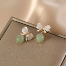 Load image into Gallery viewer, Bowknot Earrings
